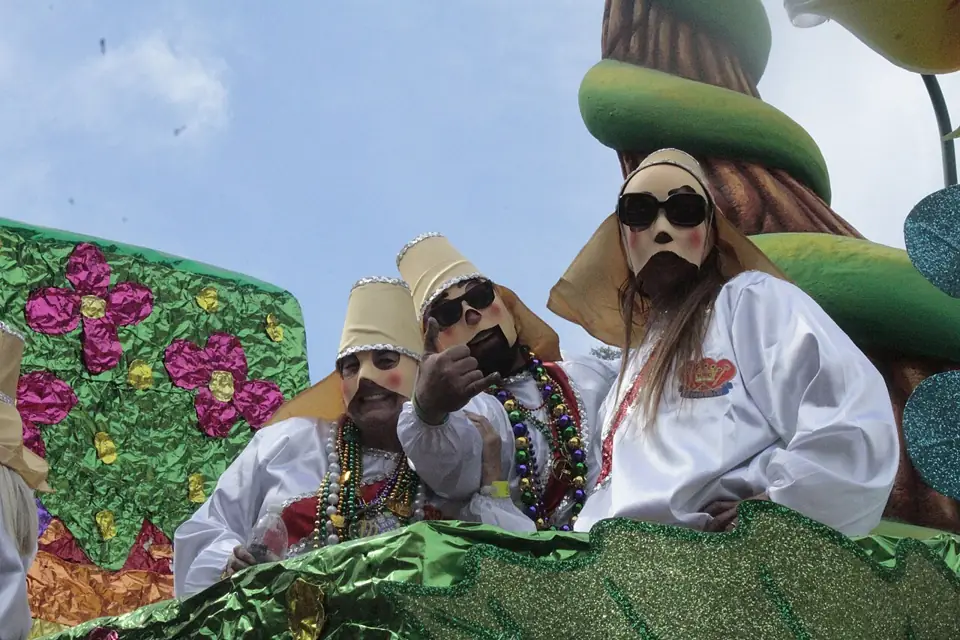Krewe of Mid-City — photo from Wikimedia Commons