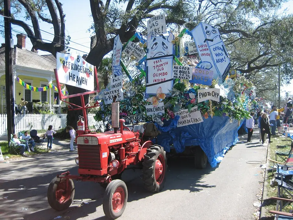 Krewe of Mid City 2006 — photo from Wikimedia Commons
